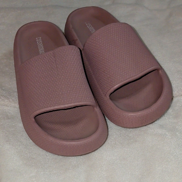 Cushionaire Shoes - Cushionaire Blush Pink Slide Sandals